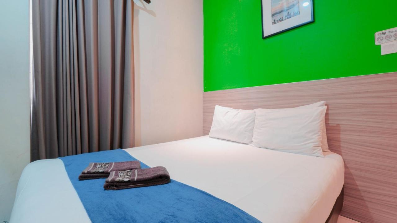 Cabin Hotel Sutomo Джок'якарта Екстер'єр фото