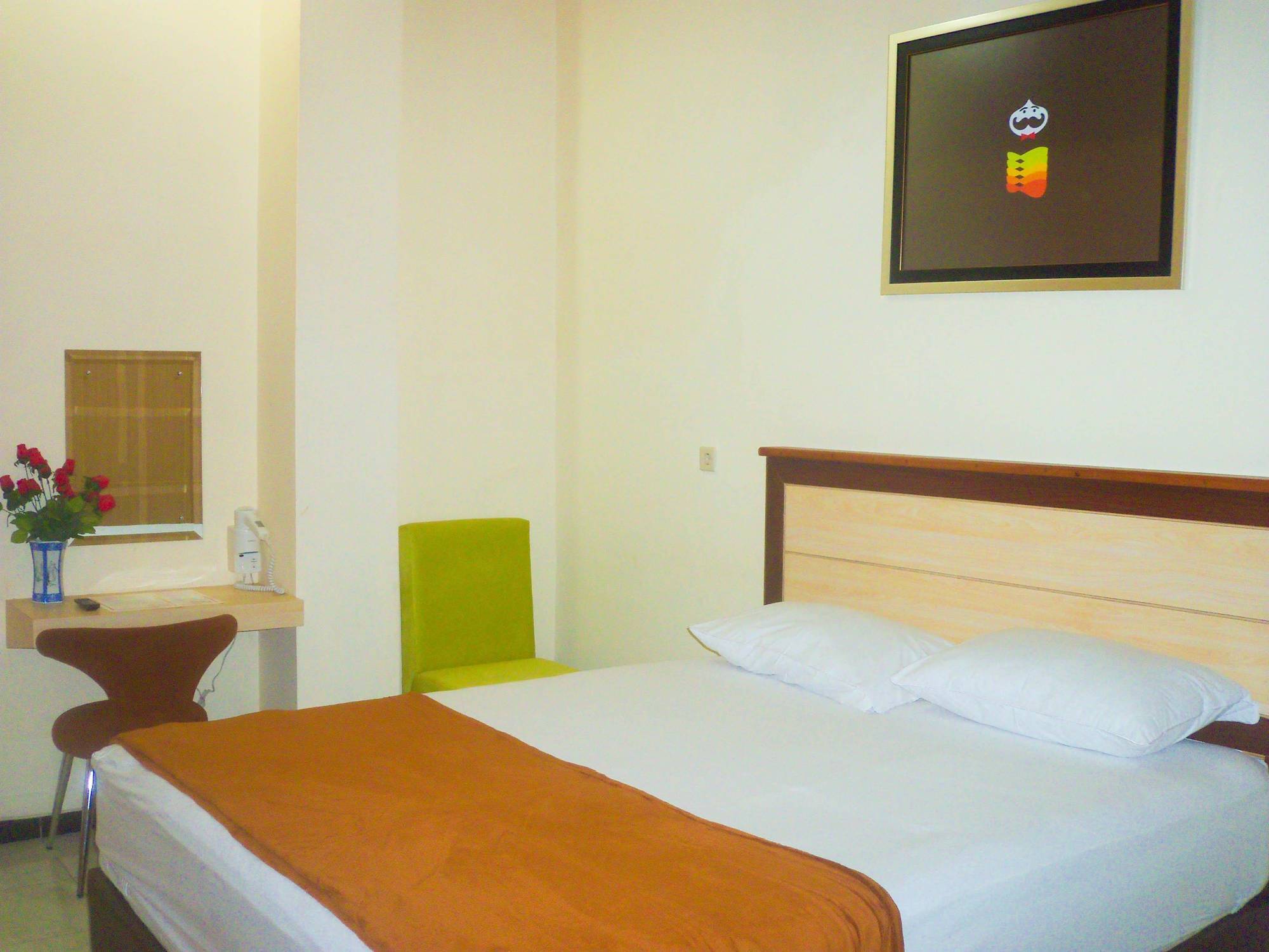 Cabin Hotel Sutomo Джок'якарта Екстер'єр фото