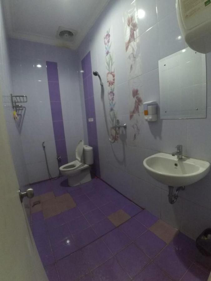 Cabin Hotel Sutomo Джок'якарта Екстер'єр фото